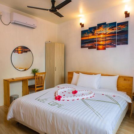 Finolhu Dhigurah Hotel Дхигура Екстериор снимка