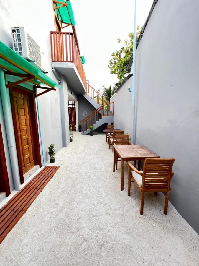 Finolhu Dhigurah Hotel Дхигура Екстериор снимка