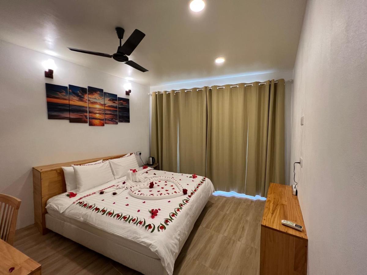 Finolhu Dhigurah Hotel Дхигура Екстериор снимка