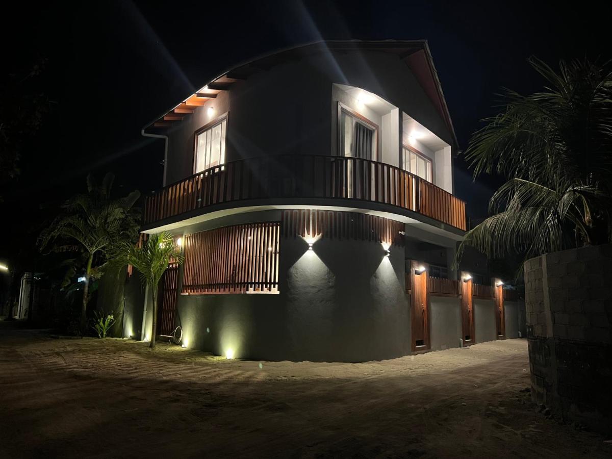 Finolhu Dhigurah Hotel Дхигура Екстериор снимка