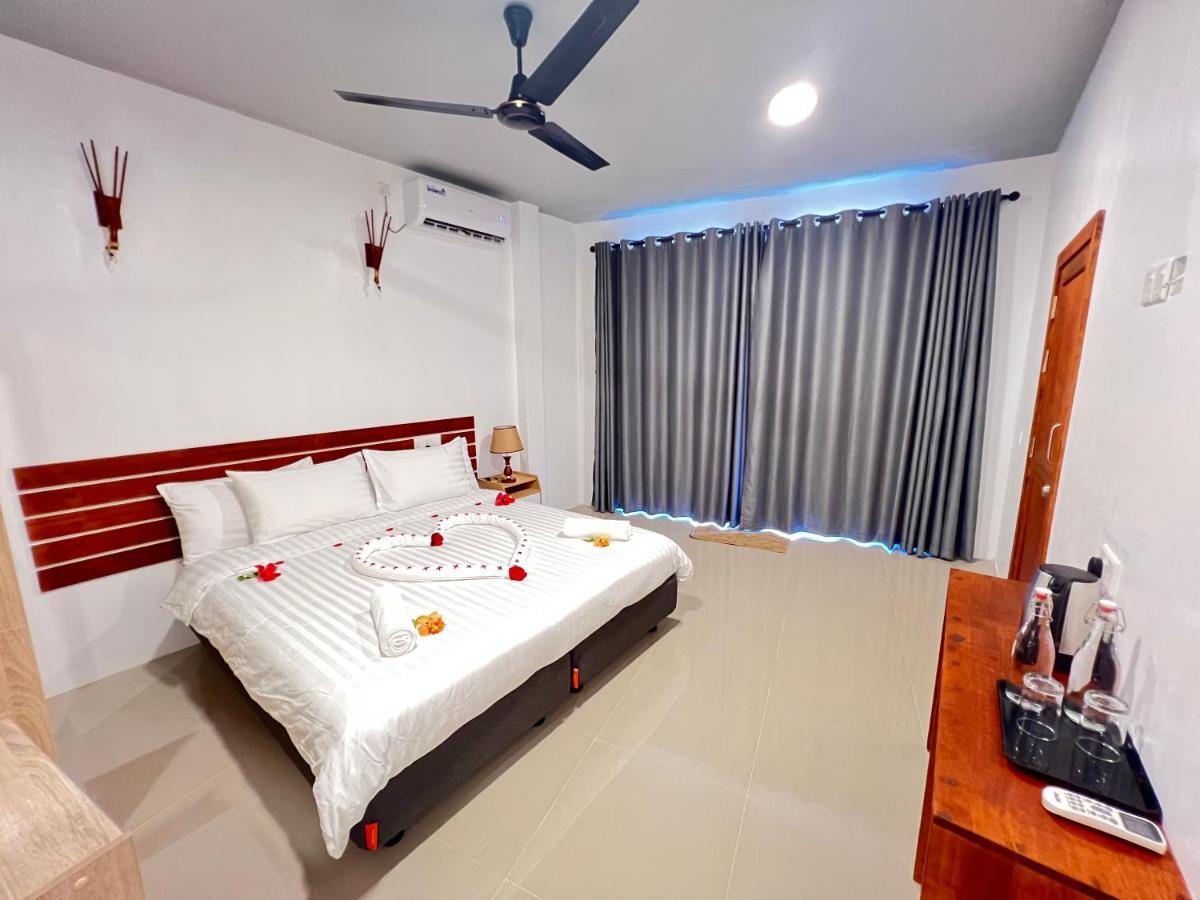Finolhu Dhigurah Hotel Дхигура Екстериор снимка