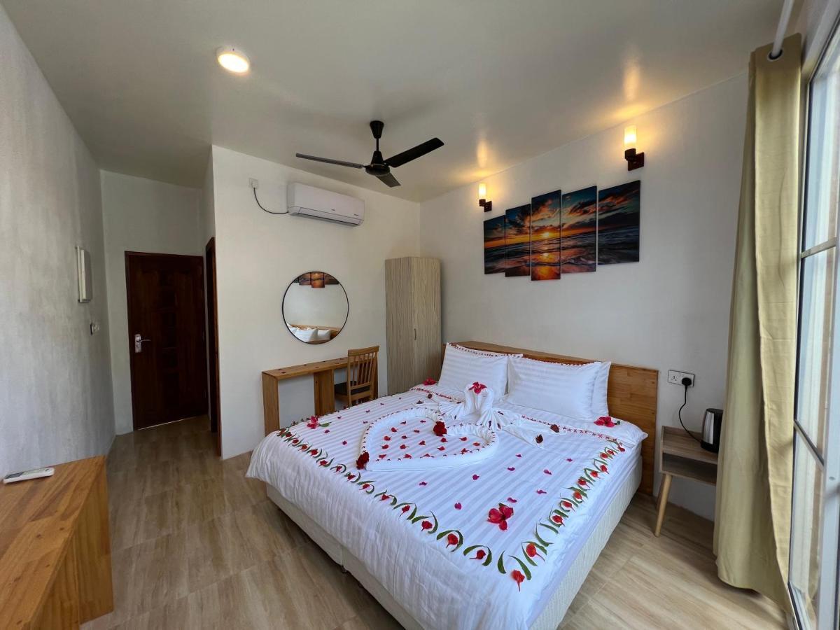 Finolhu Dhigurah Hotel Дхигура Екстериор снимка