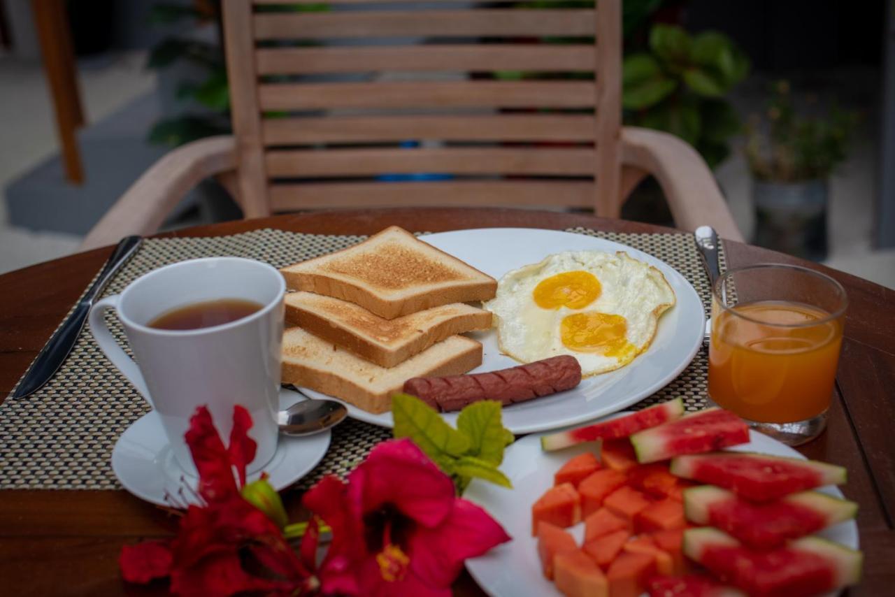 Finolhu Dhigurah Hotel Дхигура Екстериор снимка
