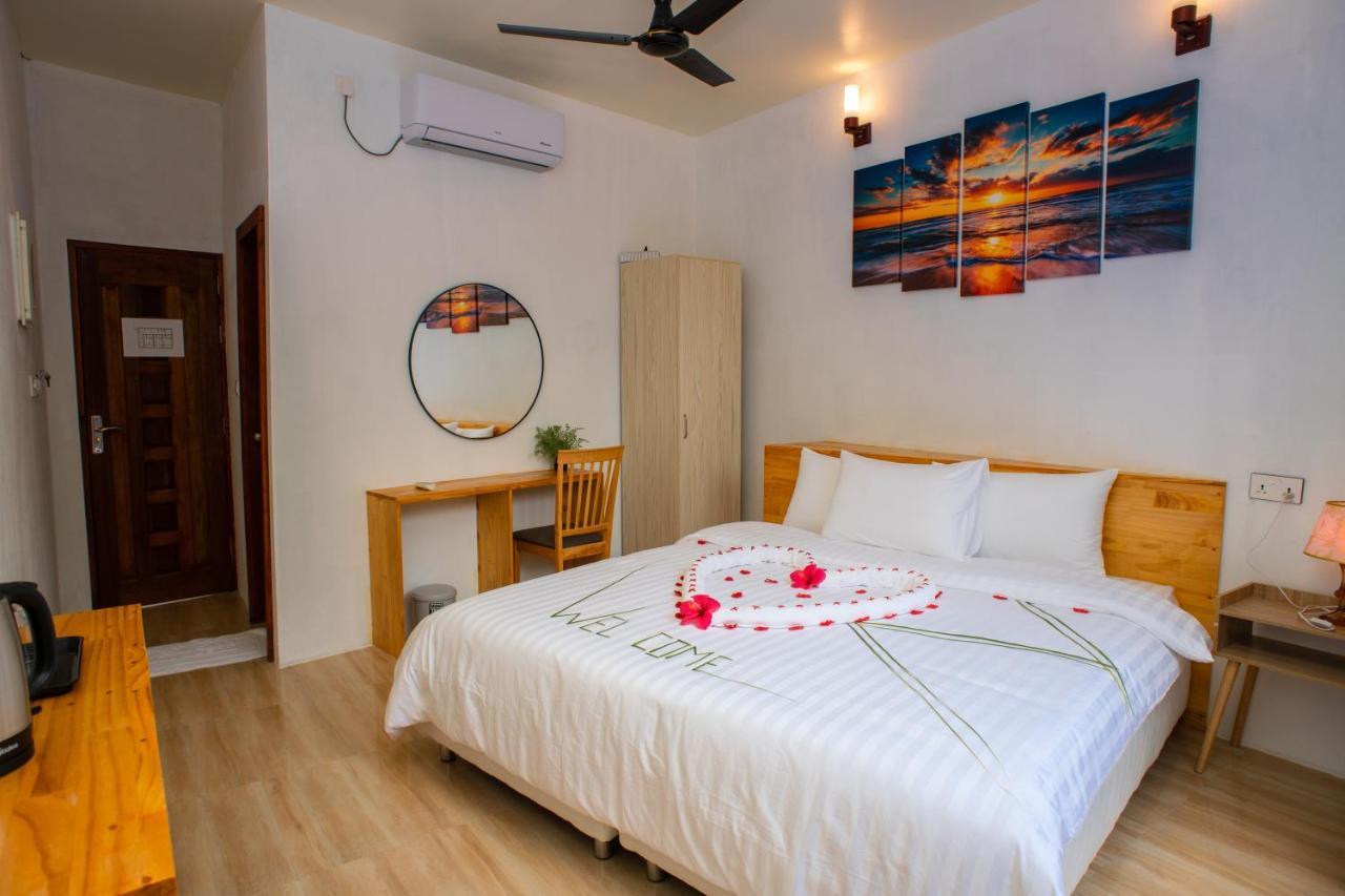 Finolhu Dhigurah Hotel Дхигура Екстериор снимка
