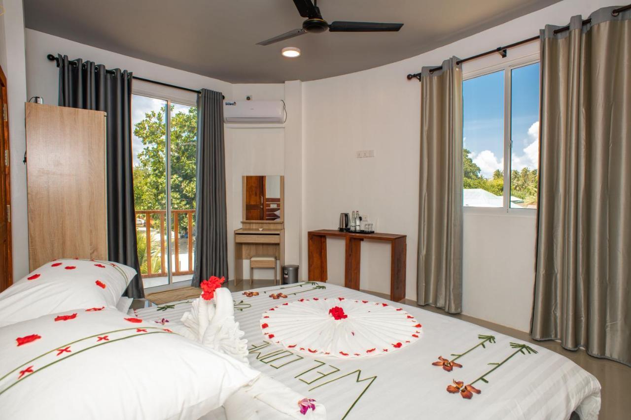 Finolhu Dhigurah Hotel Дхигура Екстериор снимка