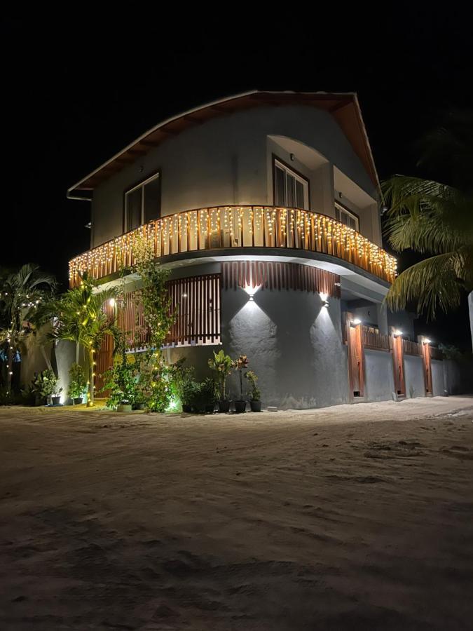 Finolhu Dhigurah Hotel Дхигура Екстериор снимка