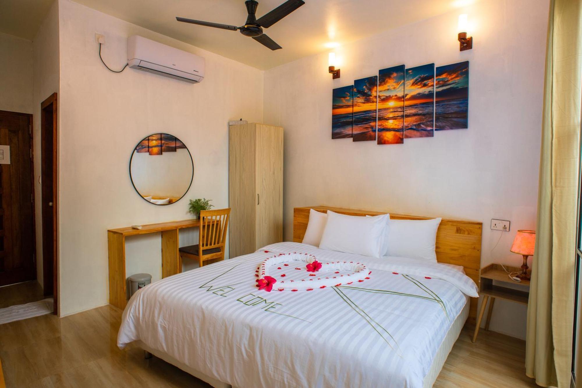 Finolhu Dhigurah Hotel Дхигура Екстериор снимка